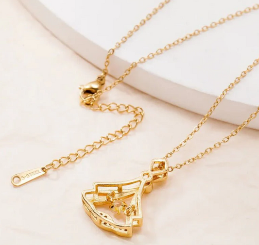 Rhinestone Decor Pendant Necklace